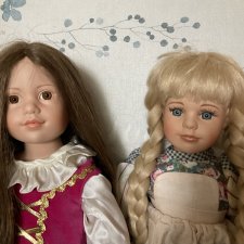 Две красотки