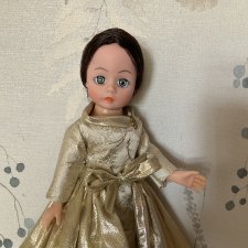 Роскошная леди в вечер премьеры