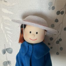 Мадлен в шляпке