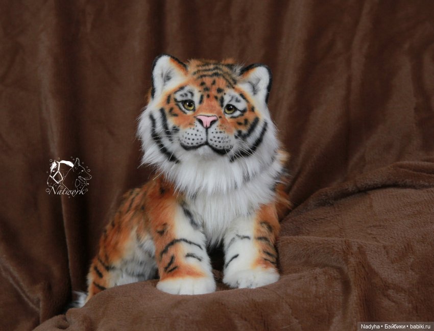 Реалистичная мягкая игрушка тигренок (фото 5)