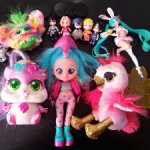 Лот игрушек и кукол для девочки