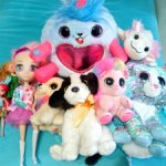 Лот игрушек и кукол для девочки