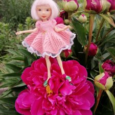 Пионы и Дюймовочка