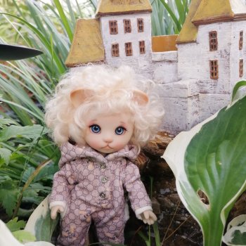 Котя на даче.