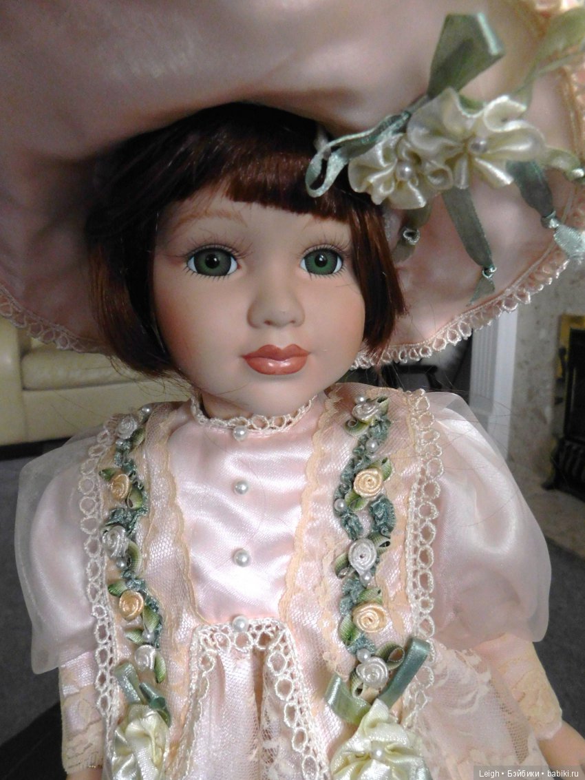 The Knightsbridge Collection, Lydia