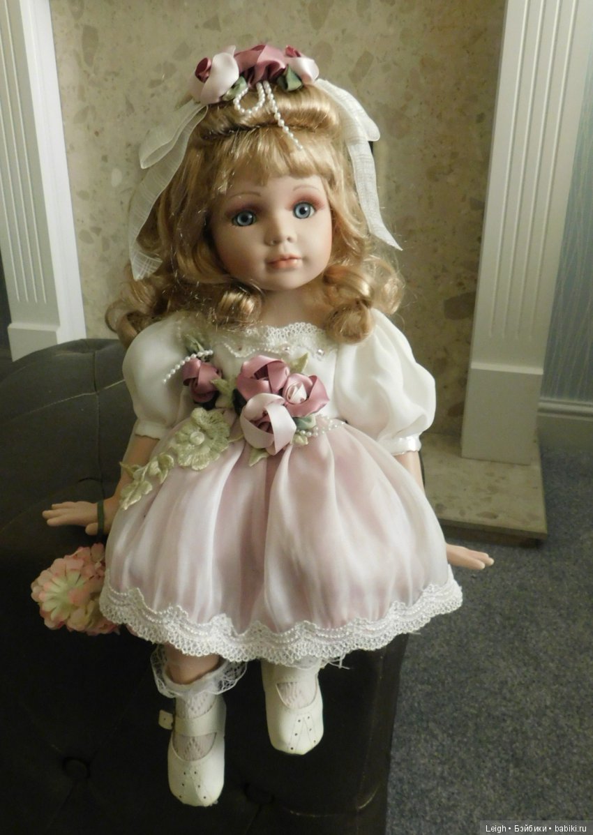 Alberon, довольно узнаваемый молд лица, назвала Майя