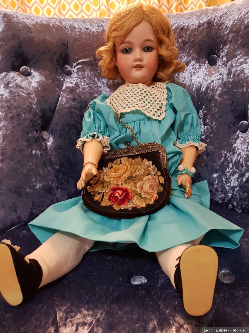 Гостья из Прошлого, Вероника