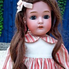 Серафима, Девочка на шаре