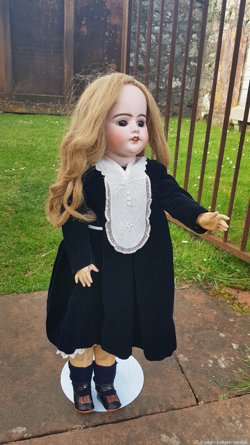 Чужестранка — Антикварные куклы SFBJ (Франция): Jumeau