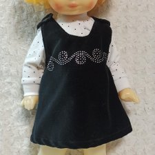 Девочки с одной фабрики?