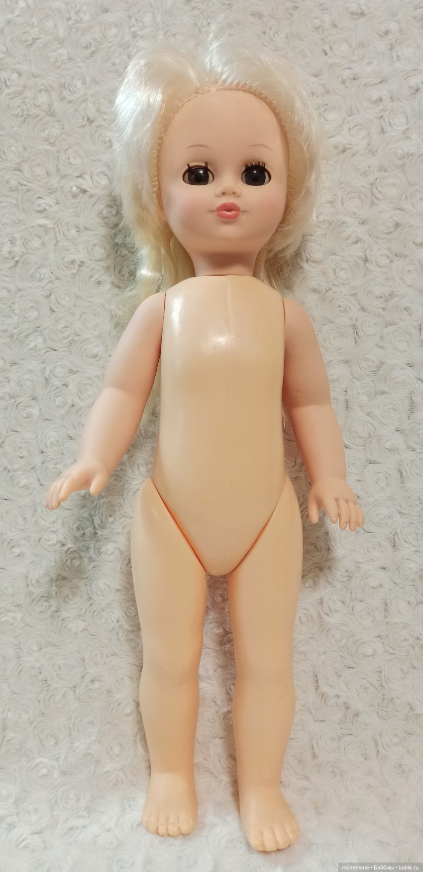 В каком году выпускались эти две куколки с фабрики Весна