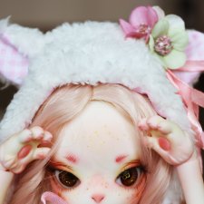 Пришли показать и шапочкой похвастаться