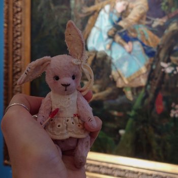 На выставке с зайкой