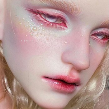 Немного о китайской художнице TianBa и ее потрясающих работах.