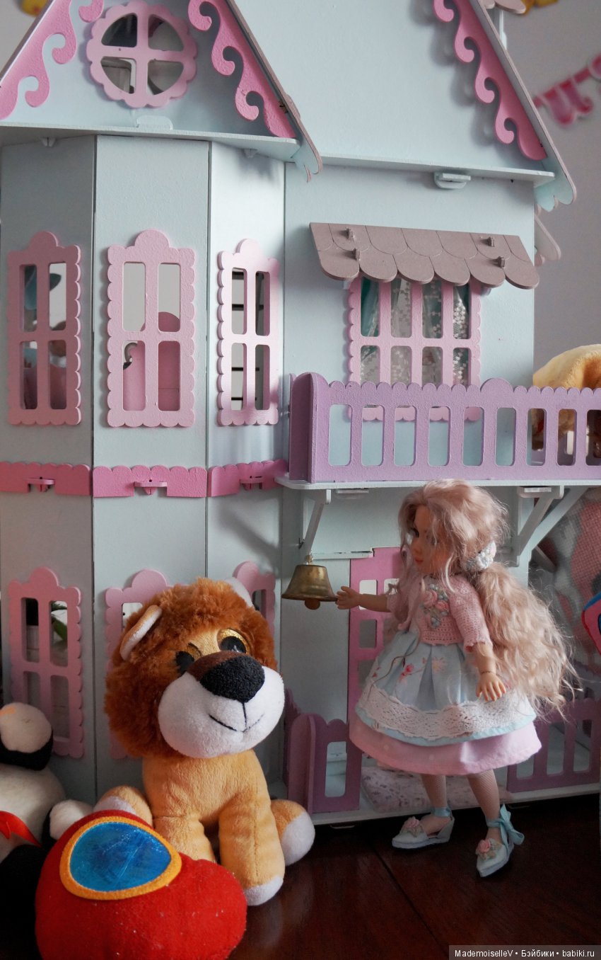 Алиса в Зазеркалье. Сказка в картинках (по мотивам произведений Льюиса Кэрола)