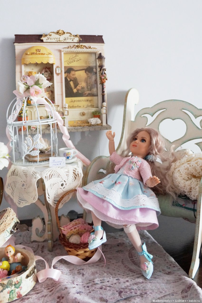 Алиса в Зазеркалье. Сказка в картинках (по мотивам произведений Льюиса Кэрола)