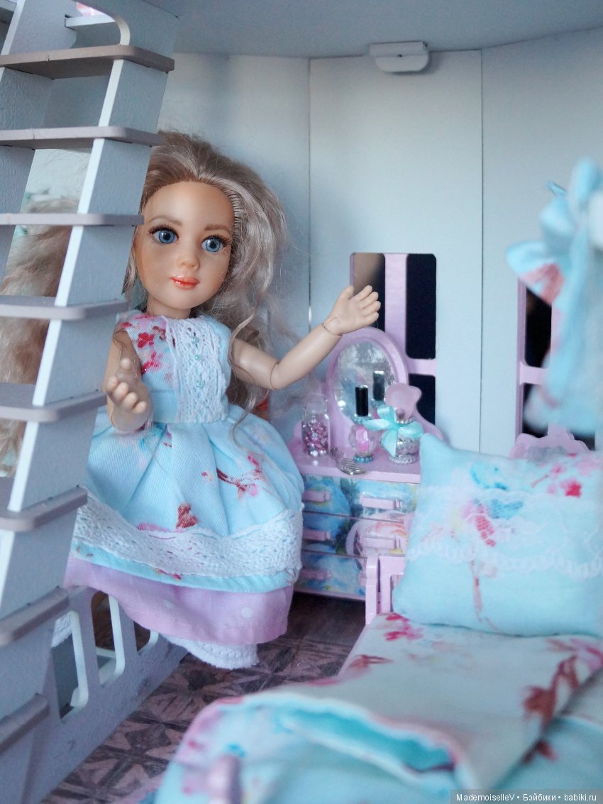 Алиса в Зазеркалье. Сказка в картинках (по мотивам произведений Льюиса Кэрола)