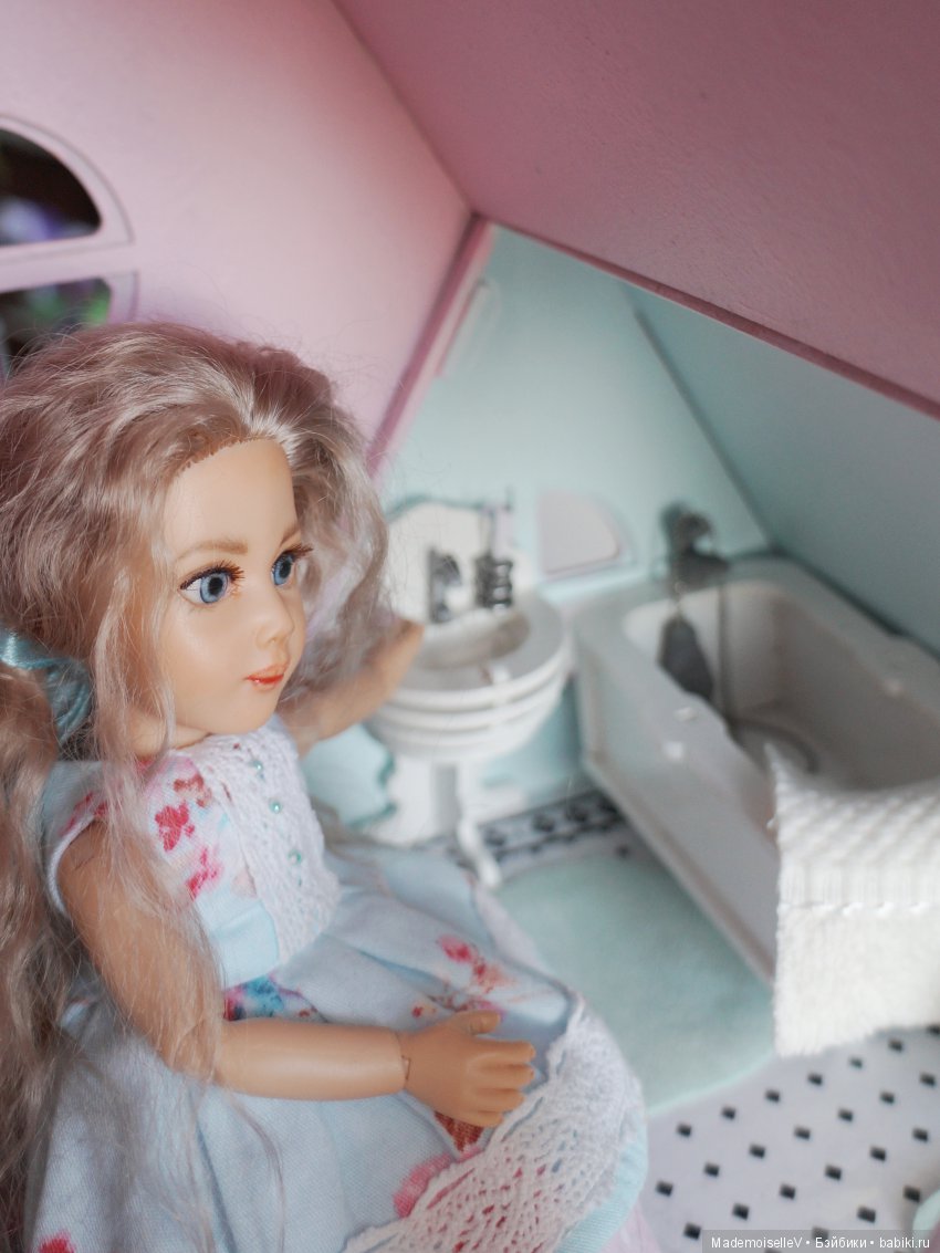 Алиса в Зазеркалье. Сказка в картинках (по мотивам произведений Льюиса Кэрола)