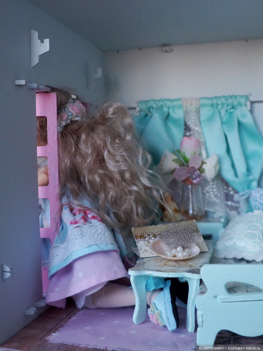 Алиса в Зазеркалье. Сказка в картинках (по мотивам произведений Льюиса Кэрола)