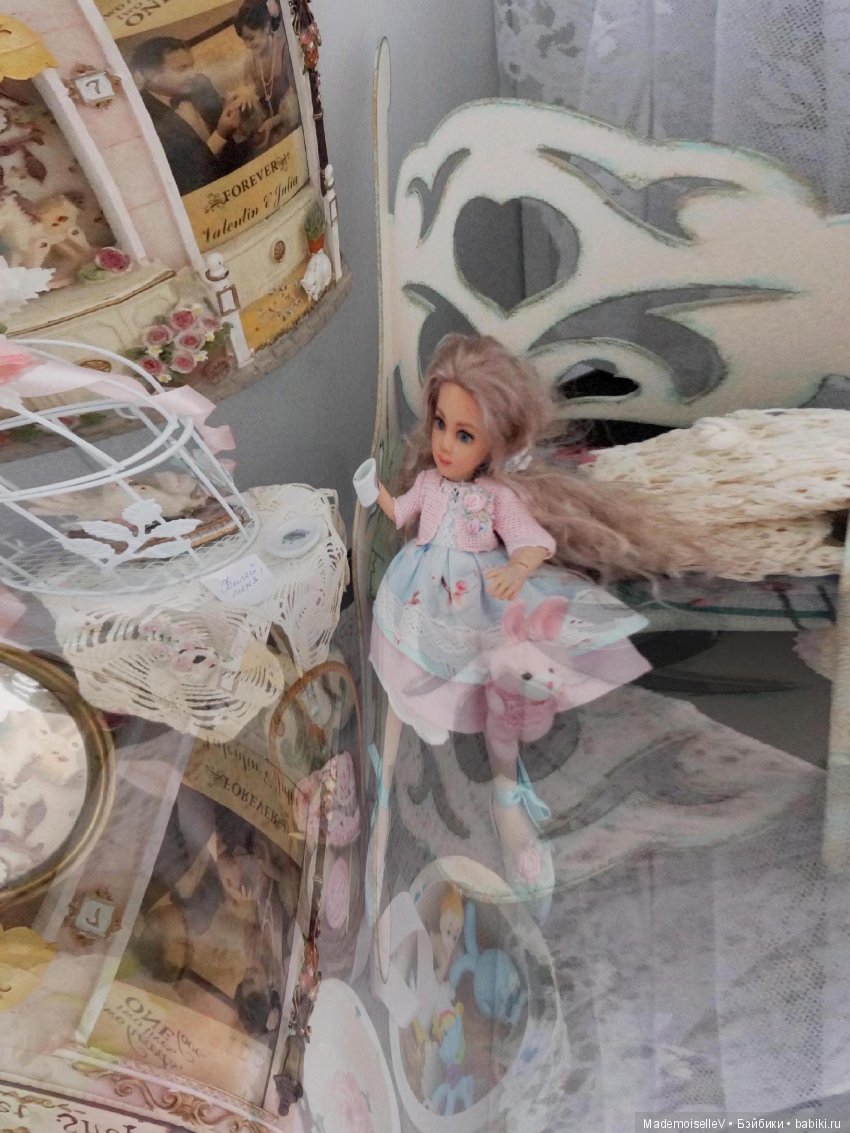 Алиса в Зазеркалье. Сказка в картинках (по мотивам произведений Льюиса Кэрола)