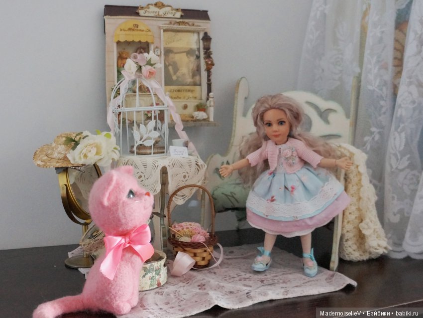 Алиса в Зазеркалье. Сказка в картинках (по мотивам произведений Льюиса Кэрола)