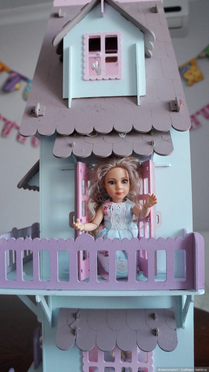 Алиса в Зазеркалье. Сказка в картинках (по мотивам произведений Льюиса Кэрола)