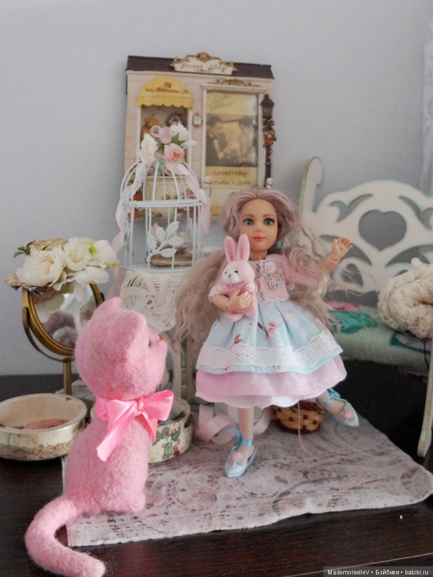 Алиса в Зазеркалье. Сказка в картинках (по мотивам произведений Льюиса Кэрола)