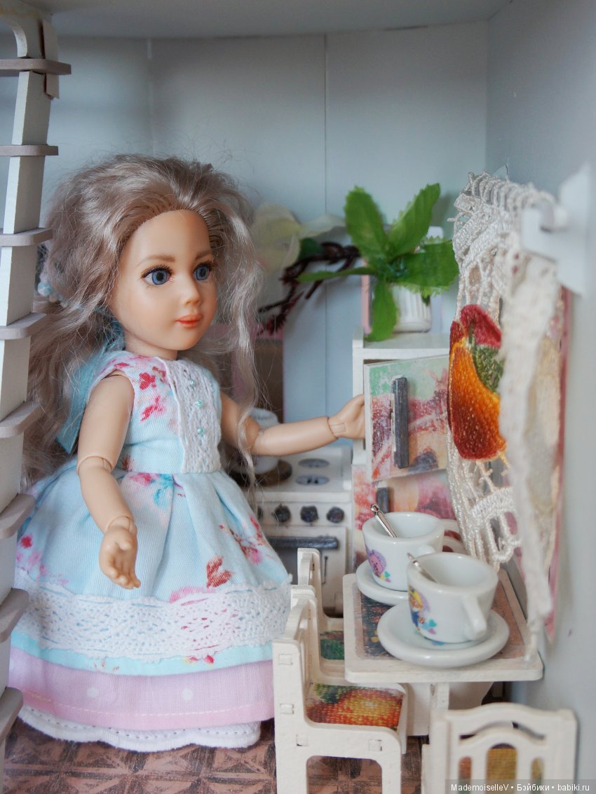 Алиса в Зазеркалье. Сказка в картинках (по мотивам произведений Льюиса Кэрола)