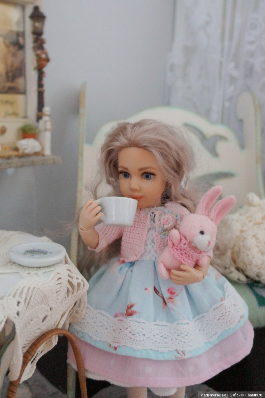 Алиса в Зазеркалье. Сказка в картинках (по мотивам произведений Льюиса Кэрола)