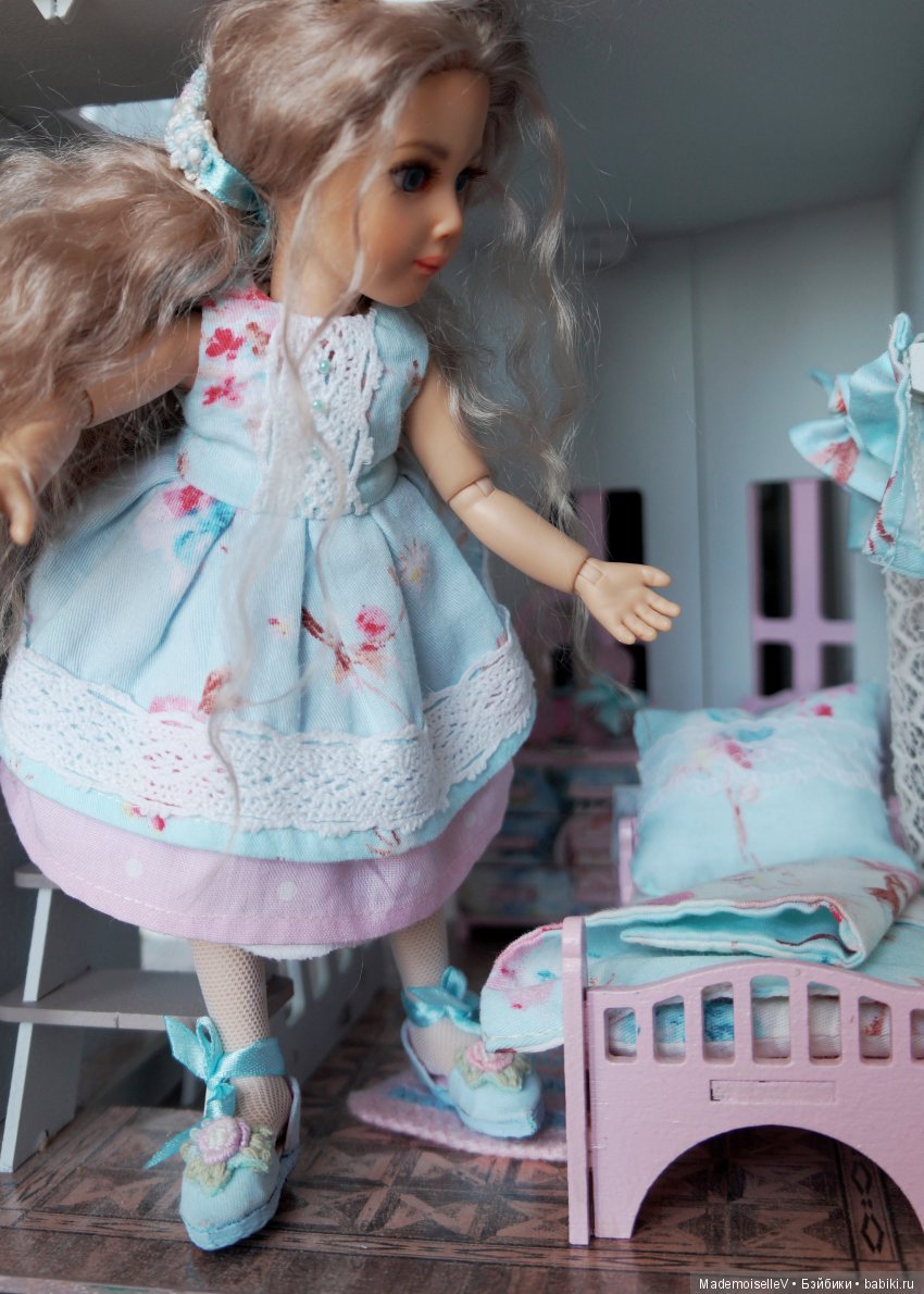 Алиса в Зазеркалье. Сказка в картинках (по мотивам произведений Льюиса Кэрола)