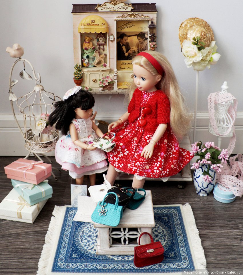В галантерейном магазине — Зарисовки из кукольной жизни: фотоистории