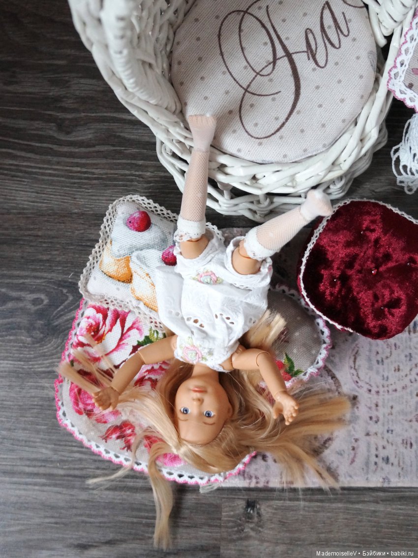 Пока мамы нет дома — Мебель для кукол и домиков: фото