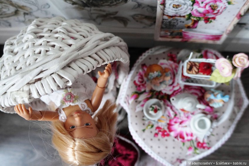 Пока мамы нет дома — Мебель для кукол и домиков: фото