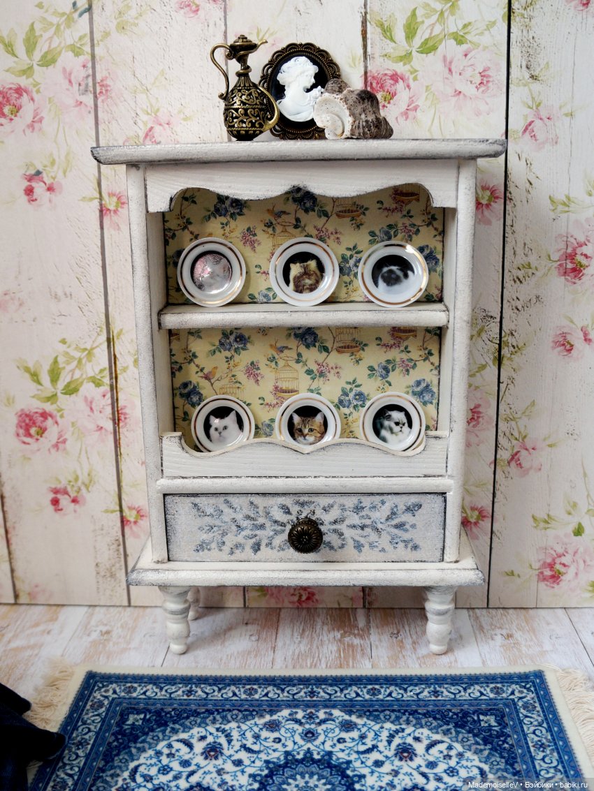 Сервант в винтажном стиле