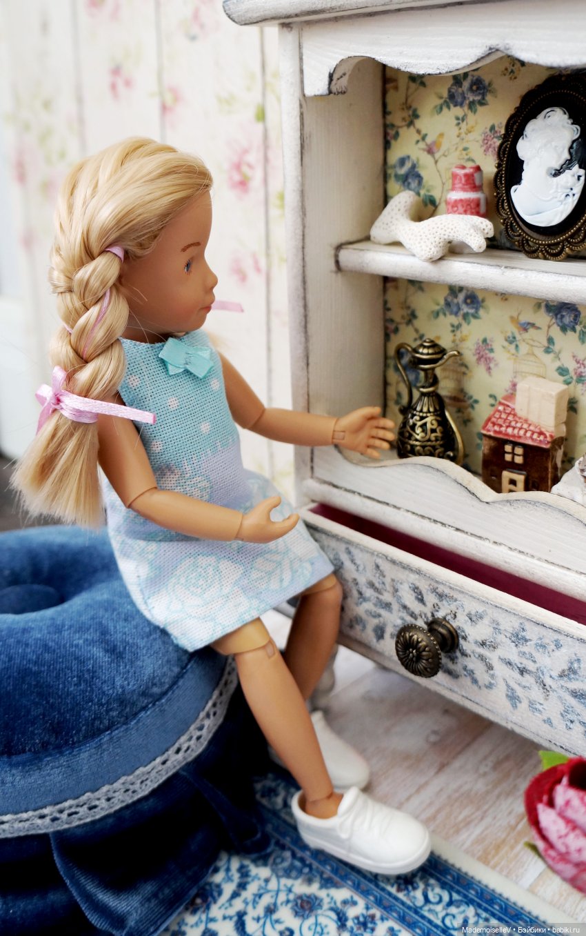 Сервант в винтажном стиле