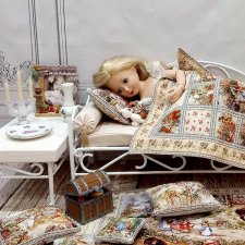 Кованый диванчик в стиле сказок Беатрис Поттер