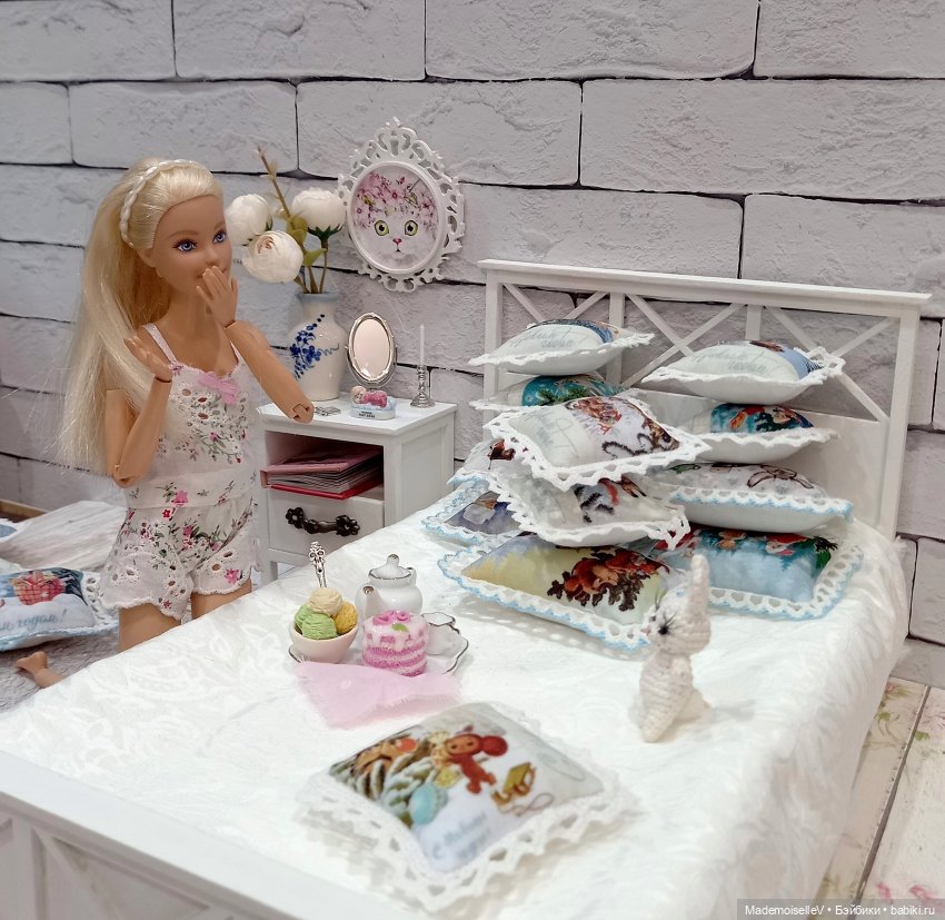 Подушки-открытки — Кукольная миниатюра своими руками: еда (фото 9)