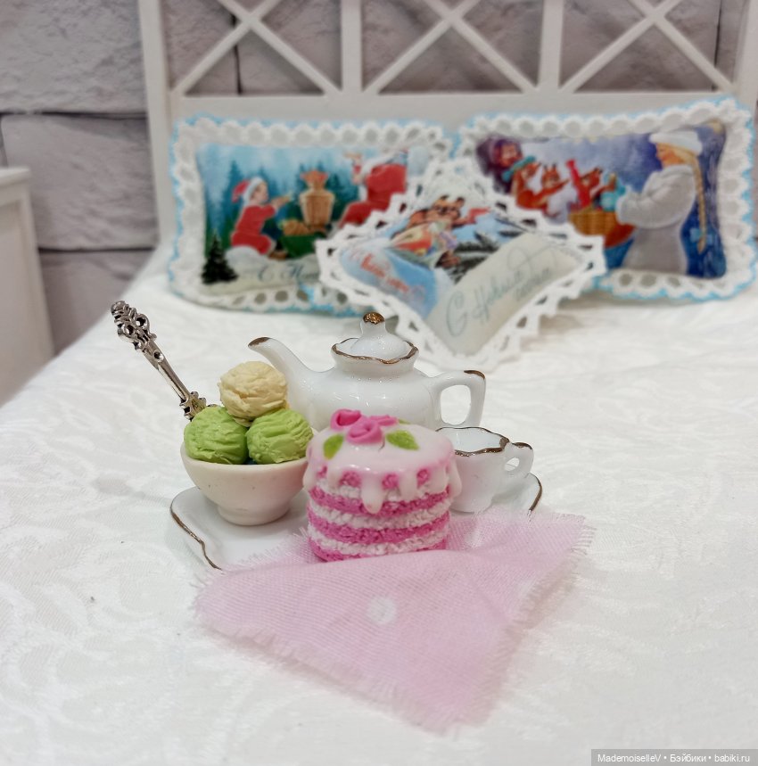 Подушки-открытки — Кукольная миниатюра своими руками: еда (фото 3)