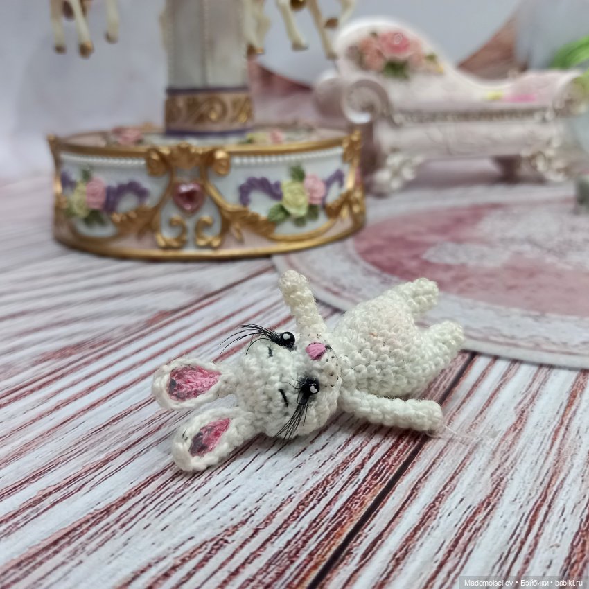 Как малышка Келли играла в мамочку