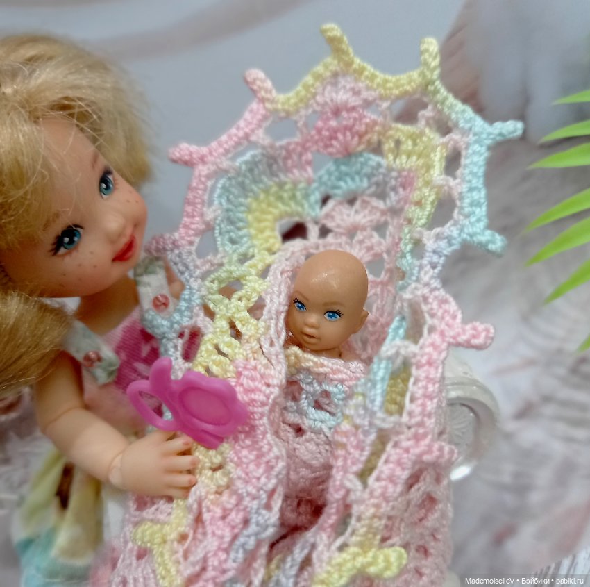 Как малышка Келли играла в мамочку (фото 7)