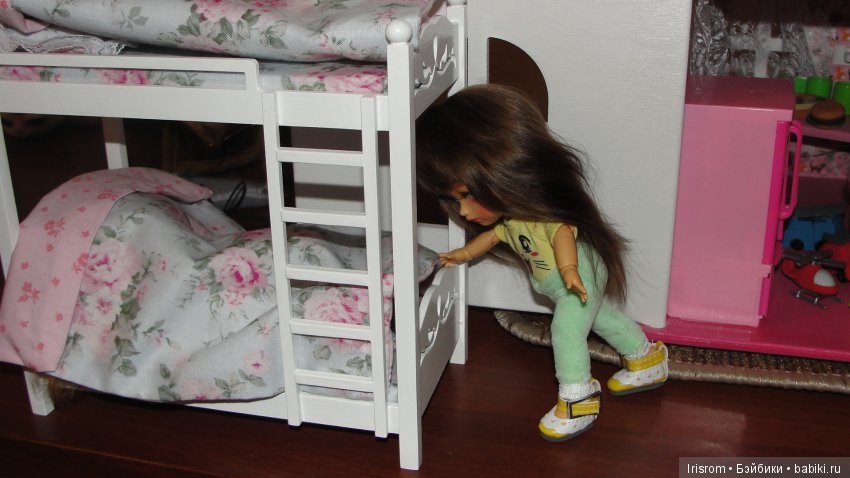 Ai-Ромашка и ее друзья. На улице дождик,на улице слякоть,а нам все равно