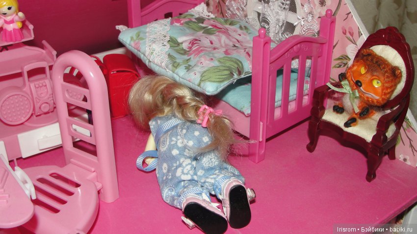 Ai-Ромашка и ее друзья. На улице дождик,на улице слякоть,а нам все равно