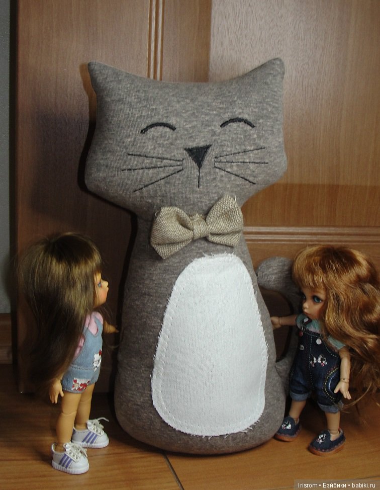 Ai-Ромашка и ее друзья.Без кота и жизнь не та или сколько кошек нужно для счастья