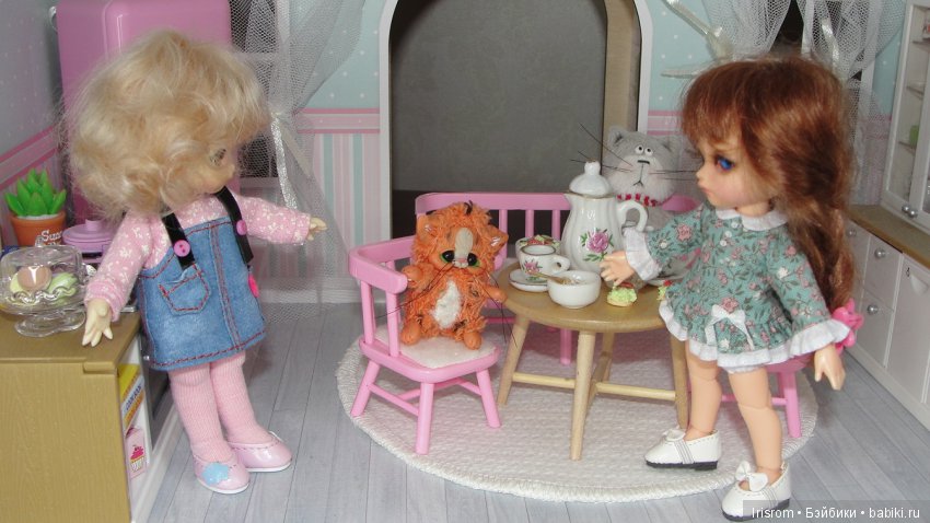 Ai-Ромашка и ее друзья.Без кота и жизнь не та или сколько кошек нужно для счастья