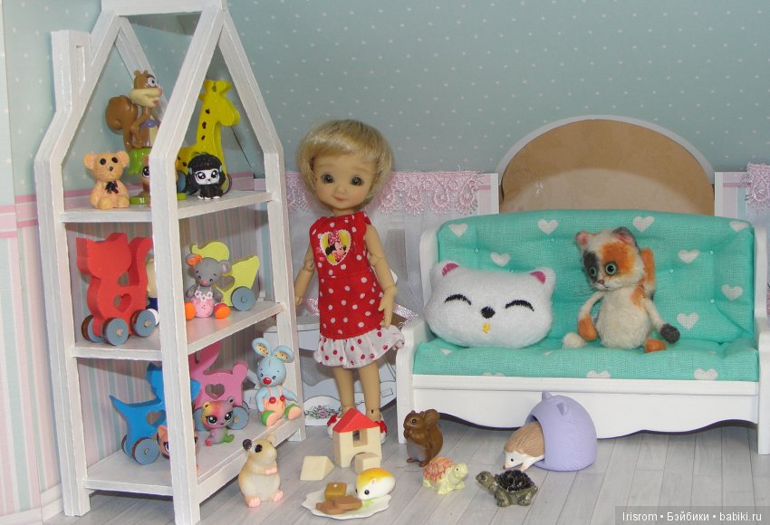 Ai-Ромашка и ее друзья. Понаехавшие и понаостававшиеся