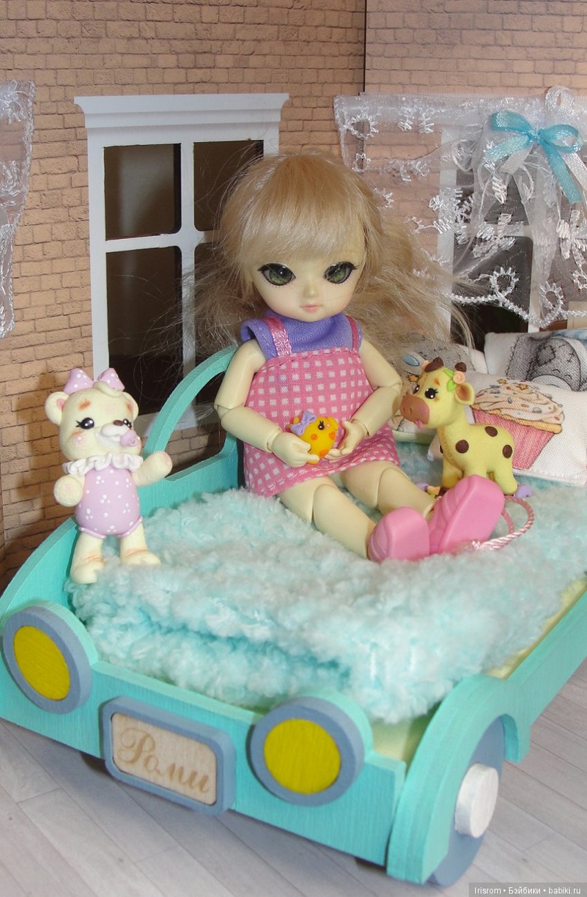 Ai-Ромашка и ее друзья. Понаехавшие и понаостававшиеся