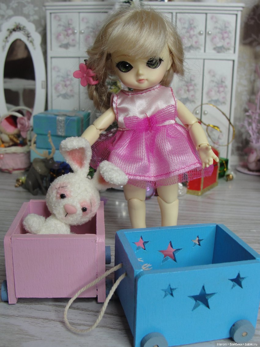 Ai-Ромашка и ее друзья. Как Роми к Деду Морозу ездила