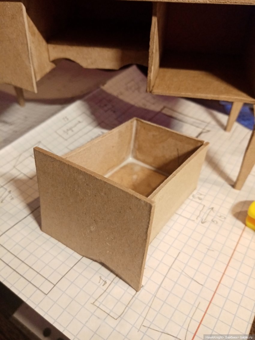 В любой непонятной ситуации делайте мебель (фото 9)