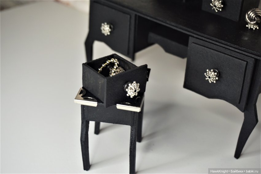 В любой непонятной ситуации делайте мебель