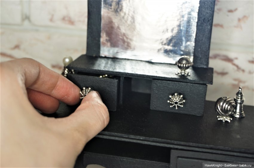 В любой непонятной ситуации делайте мебель